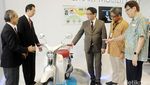 Honda Pamerkan Motor Listrik EV-Cub