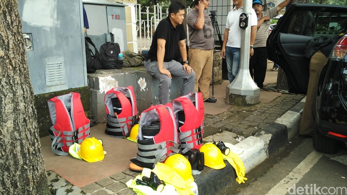 Polisi akan Masuk Lagi ke Gorong-gorong, Ini Penampakan Peralatan Lengkapnya