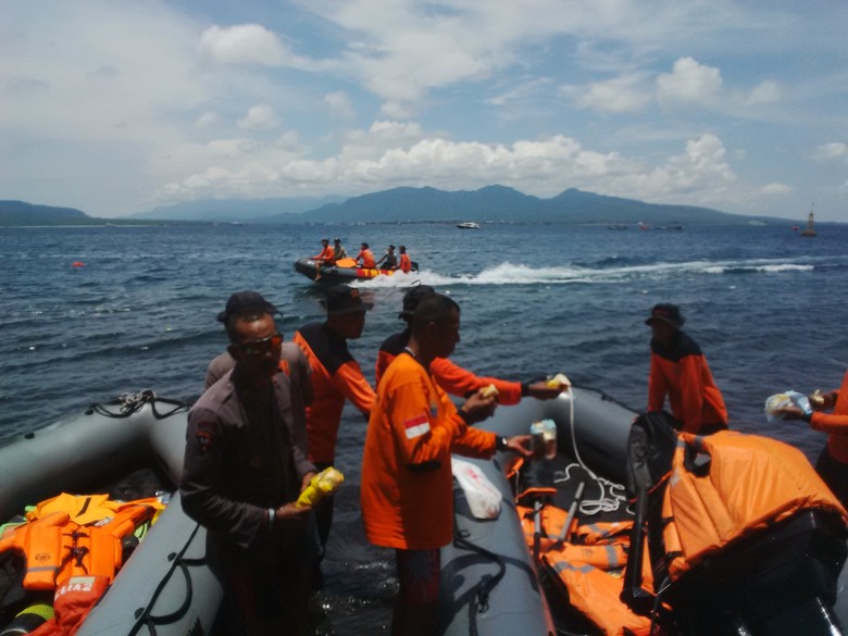 Danlanal Banyuwangi: Korban Kelima KMP Rafelia II Ditemukan di Anjungan Danlanal Banyuwangi: Korban Kelima KMP Rafelia II Ditemukan di Anjungan