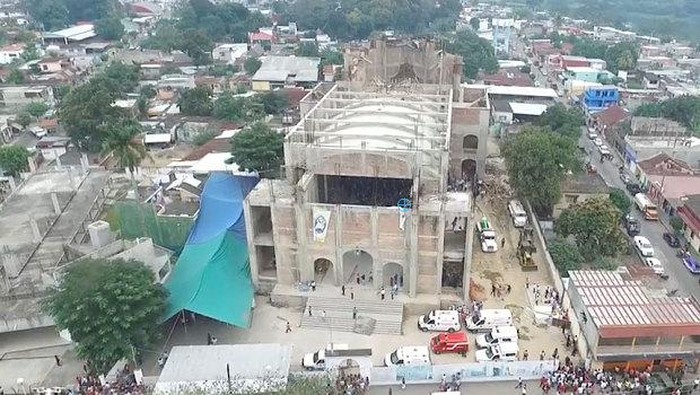 4 Orang Tewas Akibat Penyangga Sementara Katedral Roboh di Meksiko