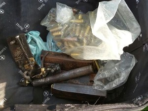 Warga Binjai Dihebohkan dengan Penemuan Koper Berisi Amunisi dan Bahan Peledak