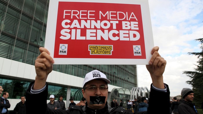 Penyitaan Zaman Diduga Terkait Organisasi Teroris Musuh Erdogan