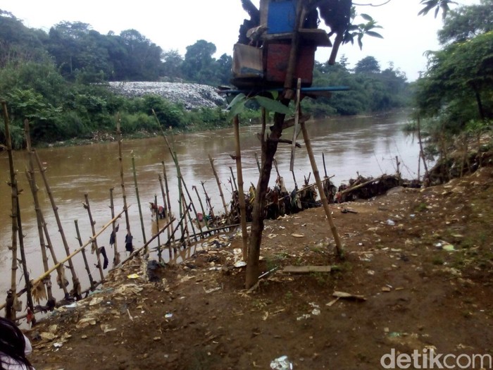 Begini Repotnya Warga Pejaten Timur Hadapi 2 Kali Banjir dalam Seminggu ini