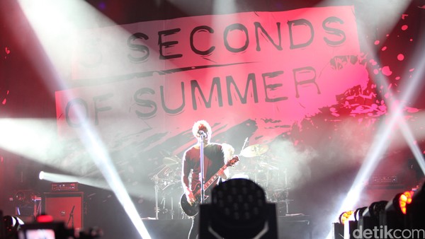 Aksi 5 Seconds of Summer Guncang Indonesia