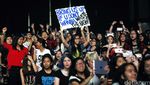 Cewek-cewek Histeris di Konser 5 Seconds Of Summer Indonesia