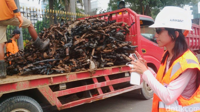 Ridwan Kamil Duga Kulit Kabel di Gorong-gorong Kecerobohan Kontraktor Telekomunikasi
