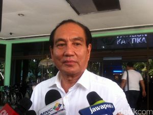 Eks Menpera Theo Sambuaga Jenguk BJ Habibie: Kondisinya Membaik