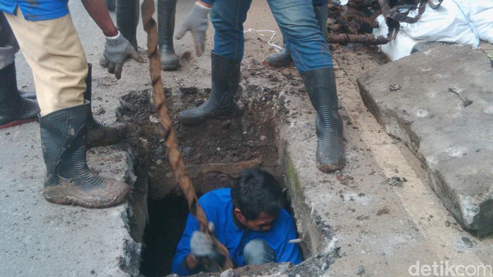 Kisah Pasukan Biru: Bertahan 4 Jam di Pengapnya Gorong-gorong Ring 1