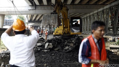 Jembatan Kalibata Dibongkar