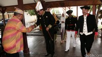 Raja-raja yang tergabung dalam Forum Silaturahmi Keraton se-Nusantara (FSKN) tiba di Keraton Kesultanan Ternate, Senin (7/3/2016).
