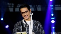 Para penonton nampak sangat menikmati penampilan Afgan.