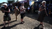 Dua hari jelang gerhana matahari total, wisatawan asing mulai berdatangan di Ternate.