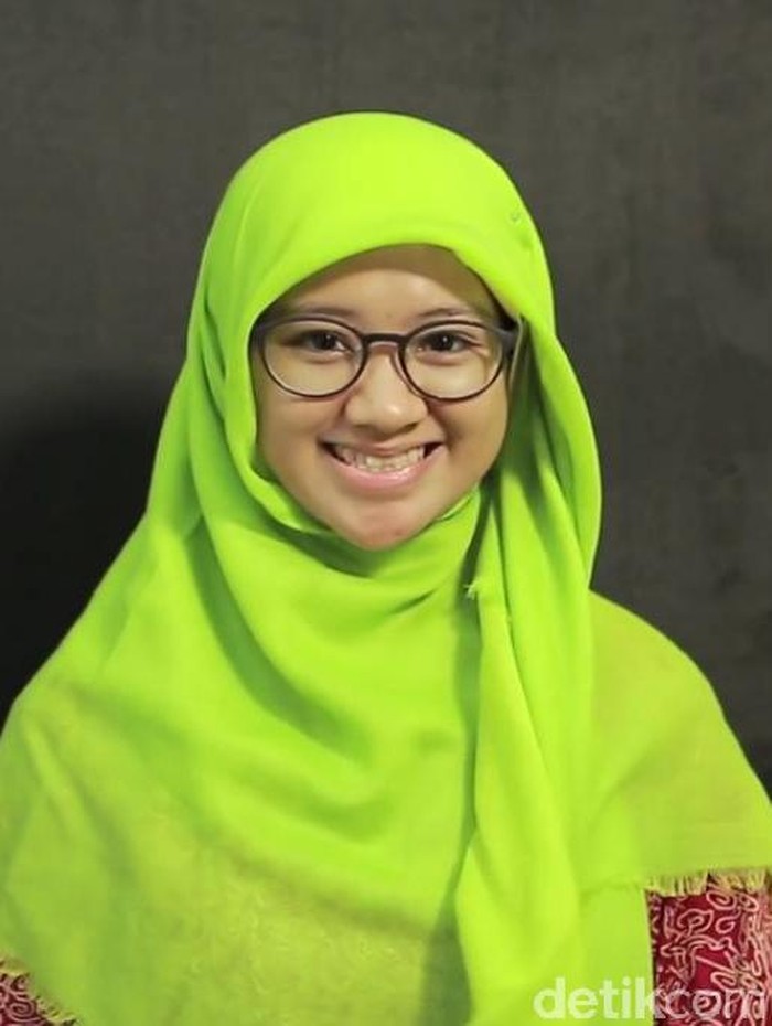 Tips Hijab untuk Wanita  yang  Memakai  Kacamata