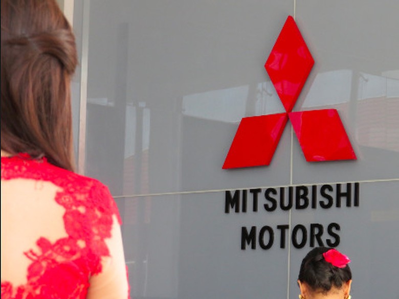 Logo Mitsubishi di diler Bali (Foto: Dadan Kuswaraharja) Logo Mitsubishi di diler Bali (Foto: Dadan Kuswaraharja)
