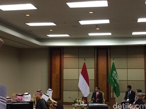 Bertemu Menlu Arab Saudi, Jokowi Ingin Kuota Haji Ditingkatkan