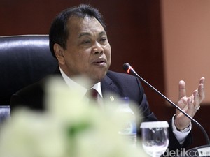 Ketua MK: Tidak Sepatutnya Lembaga Negara Mengomentari Putusan MK