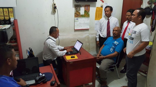 Labora Sitorus, Rumah Kosong dan Penampilan Baru