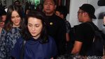 Julie Estelle Dampingi Cathy Sharon di Sidang Cerai