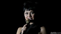 Andien menjadi salah satu penyanyi yang ikut memeriahkan acara.