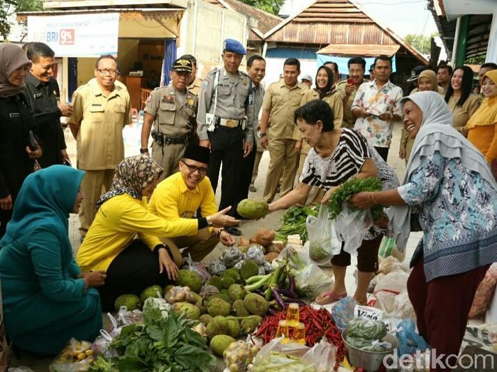 Sidak Pasar Tradisional, Bupati Anas Malah Diserbu Pedagang Pasar Muncar