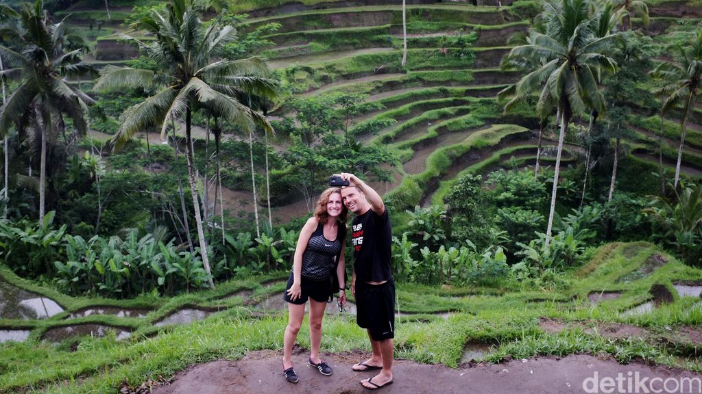 Turis Asing ke RI Melonjak Drastis Jadi 212 Ribu, Paling Banyak ke Bali