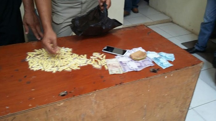 Ibu dan Anak Edarkan Pil Kuning ke Pelajar di Bekasi