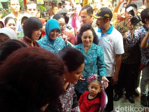 Dari Solo, Iriana Jokowi Awali Pencanangan PIN