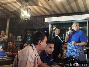 Saat SBY Hibur Mojang Bandung Lewat Suara Merdunya