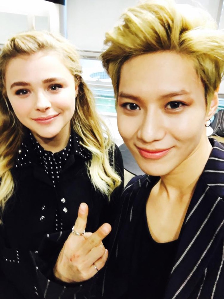 Its Fangirling Time Chloe Moretz Senang Senang Di Korea