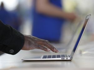 Apple Bakal Rilis MacBook Air Versi Murah
