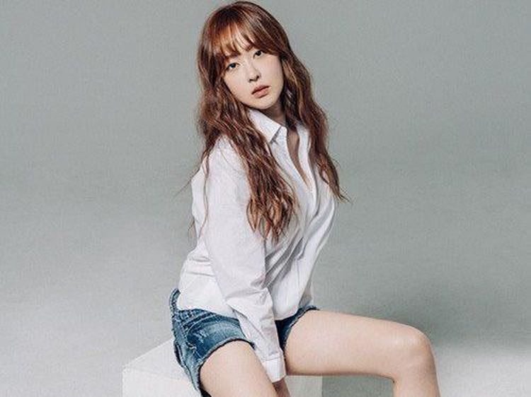 Adu Seksi WAGs Spurs dan MU