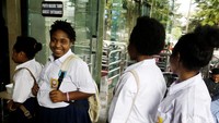 Mereka mendapatkan berbagai pengetahuan baru tentang seluk-beluk berdirinya KPK dan tindak pidana korupsi yang sangat merugikan rakyat dan negara.