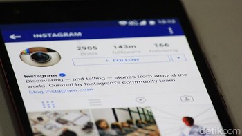 12. Di Oktober 2010, Systrom dan Krieger resmi mengubah nama Burbn menjadi Instagram, kominasi antara instant dan telegram. Ketika aplikasi ini live, lebih dari 25 ribu mengunduh dalam 24 jam sehingga servernya crash. Foto: detikINET/Irna Prihandini