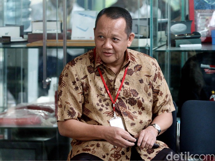 Sekretaris MA Nurhadi memenuhi panggilan penyidik KPK. Nurhadi dimintai keterangan terkait kasus korupsi dengan tersangka Kasubag Perdata MA Andri Tristianto Sutrisna.