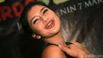 Pose Konyol dan Centil Bianca Liza