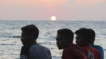 Sunset di Pantai Akerica, Indahnya Tak Kalah dari Gerhana