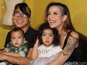 Isu KDRT di Pernikahan Sheila Marcia, Rina Nose Akan Menikah di Mekah