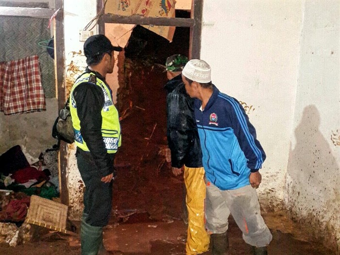 Longsor Terjang Satu Rumah di Cianjur, Pasutri Tewas di Kamarnya