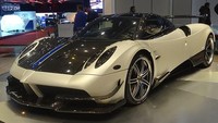 Pagani juga diklaim menjadi pabrikan otomotif yang menawarkan mobil termahal di dunia, dengan membanderol Huayra BC dengan harga USD 2,8 juta. Foto: Pool (Carbuzz)