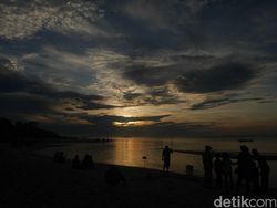 Keindahan Gerhana Matahari di Langit Belitung