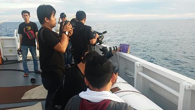 Keseruan Laskar Gerhana Belitung Tur Keliling Kapal Bakamla