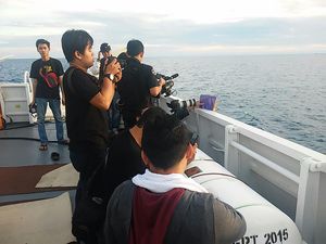 Keseruan Laskar Gerhana Belitung Tur Keliling Kapal Bakamla