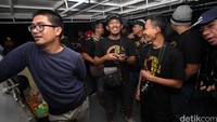 Laskar Gerhana yang akan menyaksikan GMT dari kapal ini berjumlah 25 orang. Mereka berasal dari berbagai latar belakang.