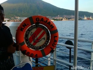 Senangnya Bisa Lihat Gerhana Matahari dari Kapal Gajah Laut