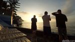Risers Nikmati Gerhana Matahari di Danau Toba