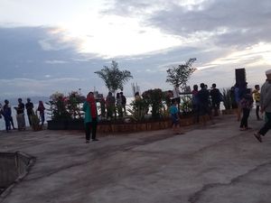 Warga dan 22 Kapal Asing Penuhi Pantai Ternate, 120 Personel Polda Maluku Utara Siaga