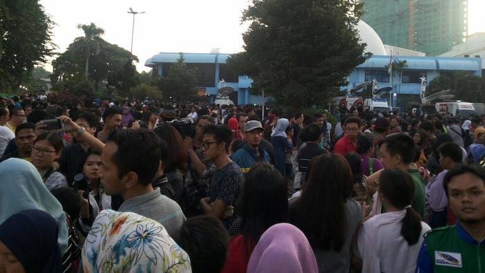 Padat Pengunjung di Planetarium, Seorang Pria Nekat Copet Ponsel