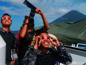 Melihat Pesona Gerhana Matahari dengan Kapal Gajah Laut
