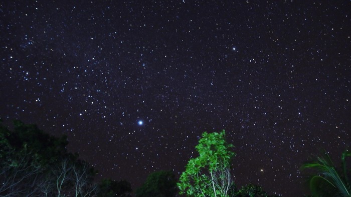 Hamparan Bintang di Langit Belitung Jelang Gerhana Matahari Total