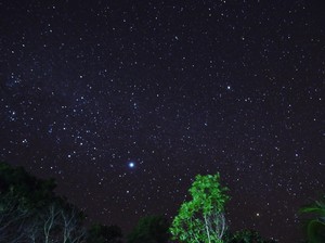Hamparan Bintang di Langit Belitung Jelang Gerhana Matahari Total